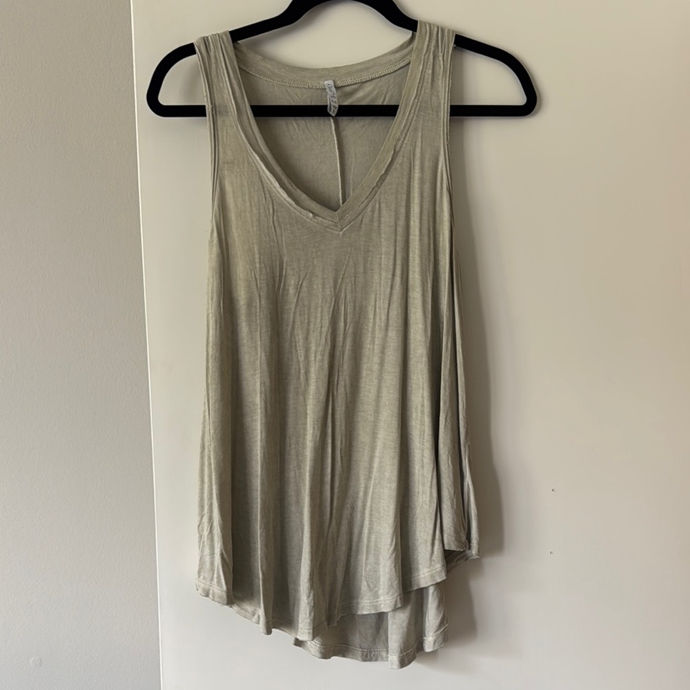 Casual Olive Green Sleeveless Top